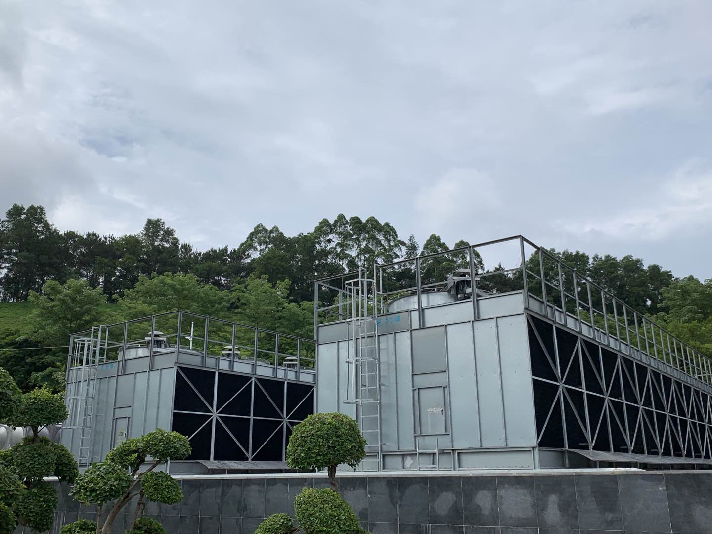 逆流式圆形玻璃钢工业冷却塔(逆流式玻璃钢冷却塔专用喷嘴)