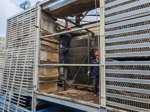 工业冷却塔厂家介绍冷却塔维修施工安全卫生保证措施(专业冷却塔生产厂家规格)