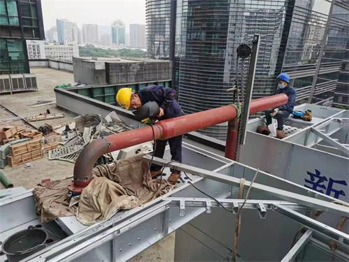 在冬季采用逆流闭式冷却塔时应注意的问题(200t逆流闭式冷却塔厂家批发)